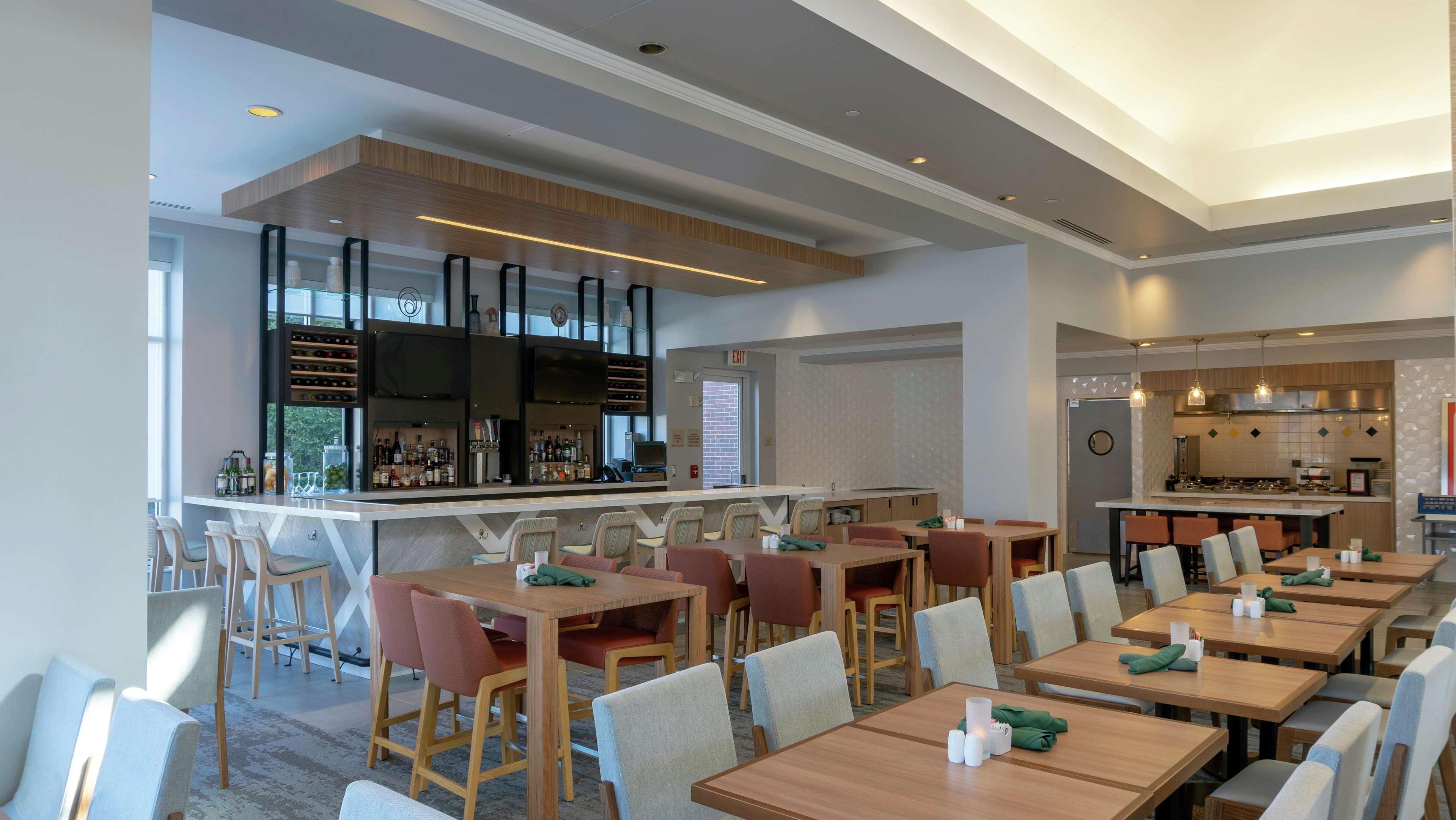 Hilton Garden Inn Plymouth Exteriör bild