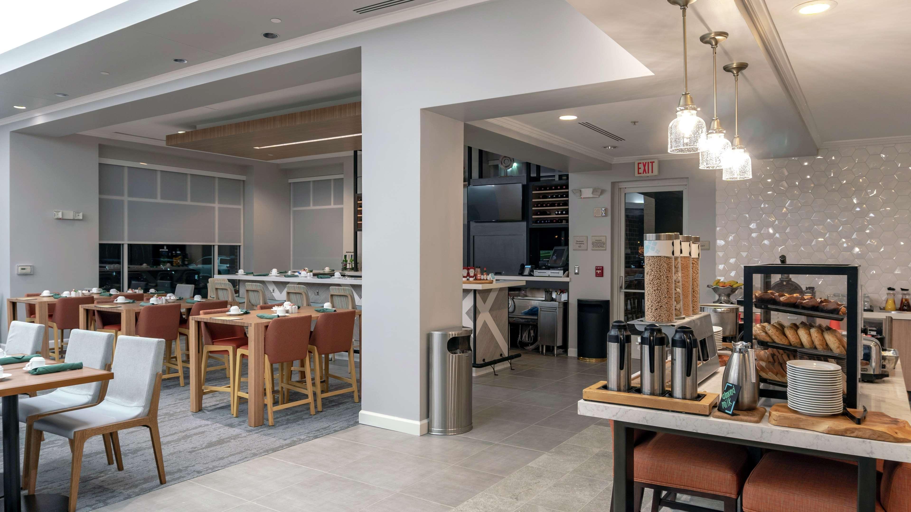 Hilton Garden Inn Plymouth Exteriör bild