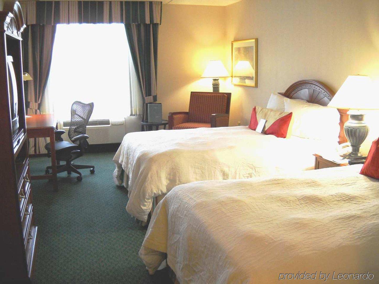 Hilton Garden Inn Plymouth Rum bild